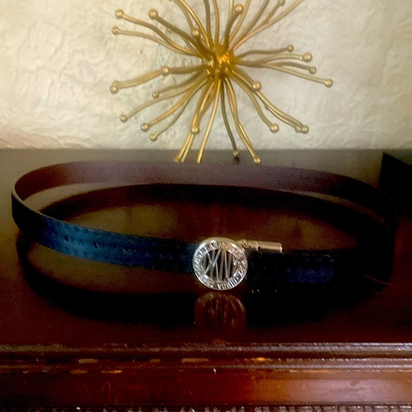 Donna Karan Vintage 1989 black and silver tone embossed belt Size appr 30 -35 in - Picture 1 of 5